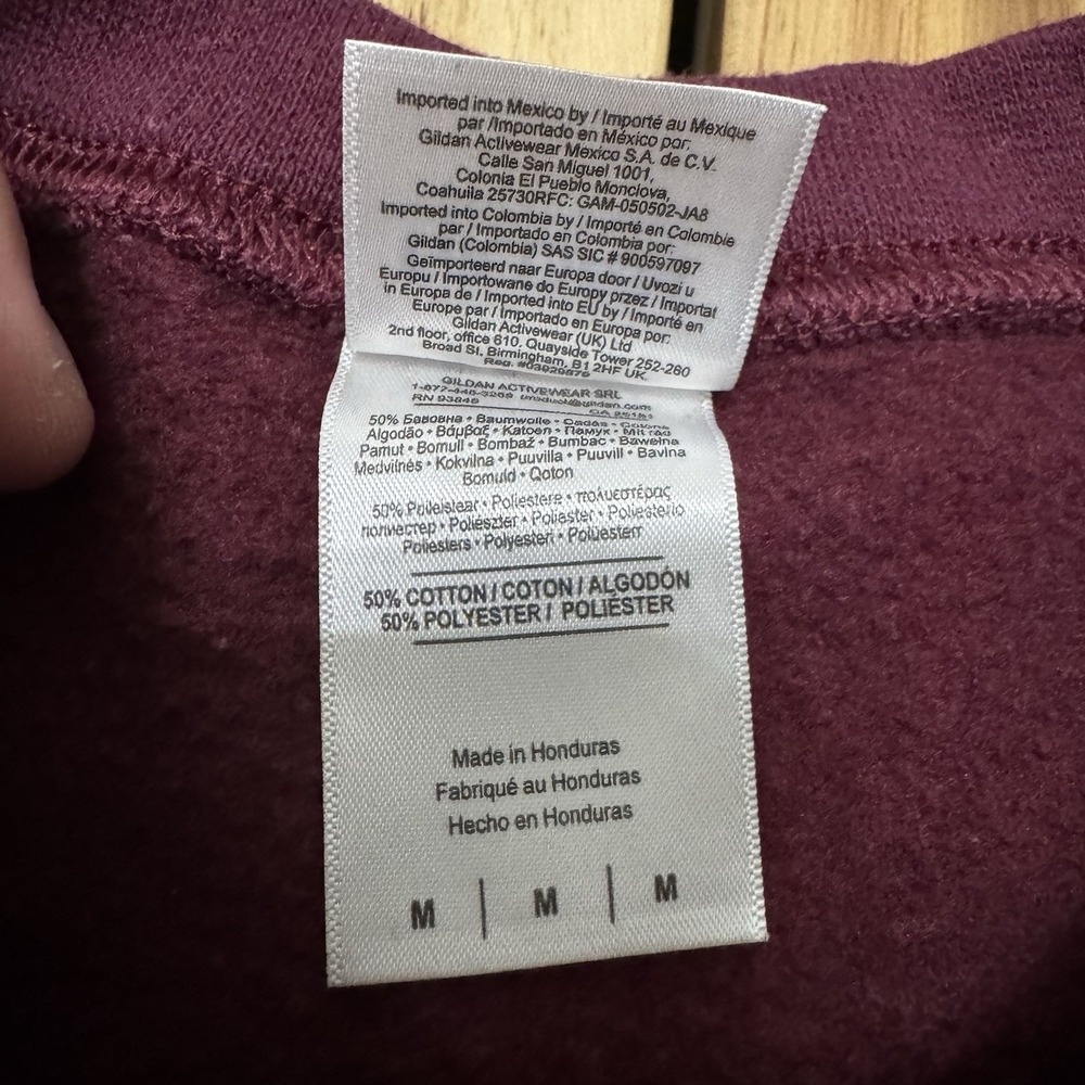 Harvard University Sweatshirt Mens M Maroon Gildan Crewneck‎ Fleece Ivy League - Picture 3 of 7